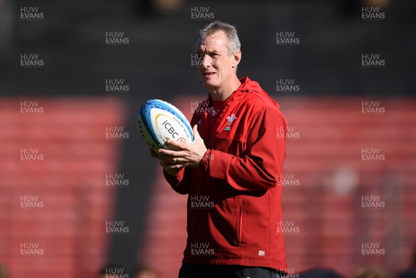 150618 - Wales Rugby Training - Rob Howley during training