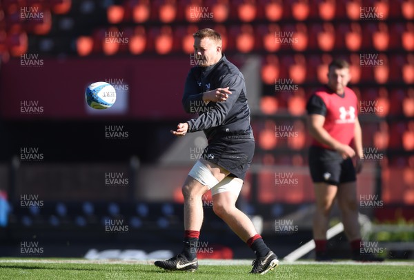 150618 - Wales Rugby Training - James Davies during training