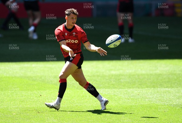 150721 - Wales Rugby Training - Tom Rogers during training