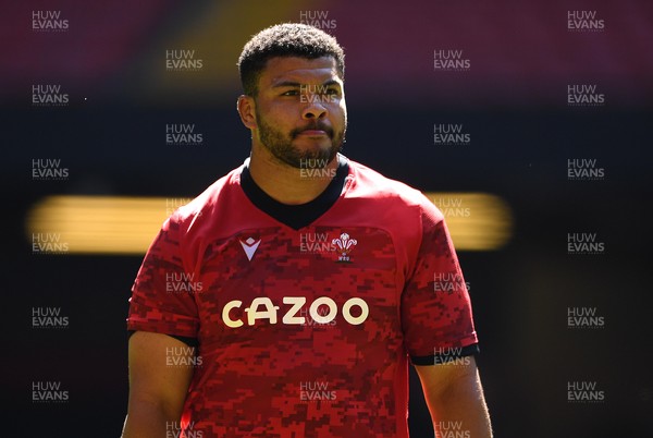 150721 - Wales Rugby Training - Leon Brown during training