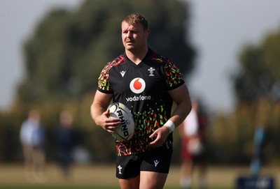 150726 - Wales Rugby Training ahead of their game against South Africa on the weekend - Dewi Lake during training