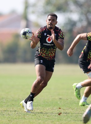 150726 - Wales Rugby Training ahead of their game against South Africa on the weekend - Ben Thomas during training