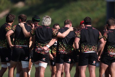150726 - Wales Rugby Training ahead of their game against South Africa on the weekend - Wales team huddle