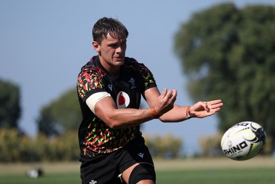150726 - Wales Rugby Training ahead of their game against South Africa on the weekend - Alex Mann during training