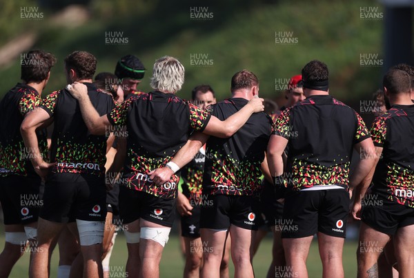 150726 - Wales Rugby Training ahead of their game against South Africa on the weekend - Wales team huddle