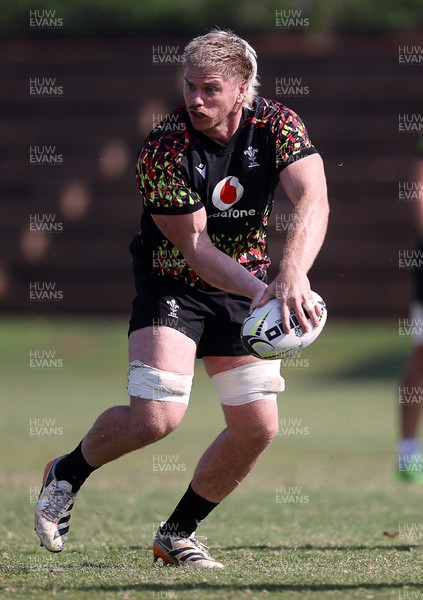 150726 - Wales Rugby Training ahead of their game against South Africa on the weekend - Aaron Wainwright during training