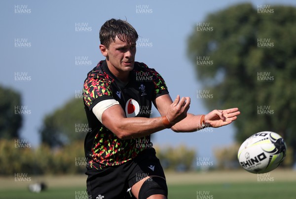 150726 - Wales Rugby Training ahead of their game against South Africa on the weekend - Alex Mann during training