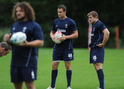 15.08.11 - Wales Rugby Training - Adam Jones, Lee Byrne and Leigh Halfpenny during training. 