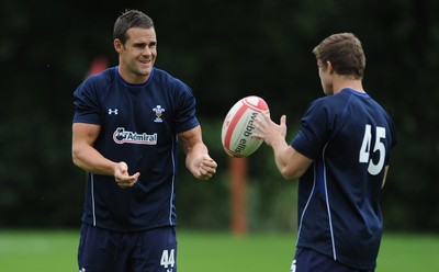 15.08.11 - Wales Rugby Training - Lee Byrne and Leigh Halfpenny during training. 