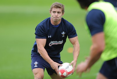 15.08.11 - Wales Rugby Training - Leigh Halfpenny during training. 