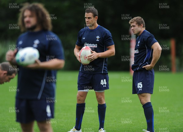 15.08.11 - Wales Rugby Training - Adam Jones, Lee Byrne and Leigh Halfpenny during training. 