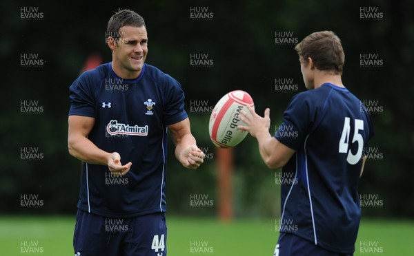 15.08.11 - Wales Rugby Training - Lee Byrne and Leigh Halfpenny during training. 