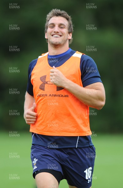 15.08.11 - Wales Rugby Training - Sam Warburton during training. 