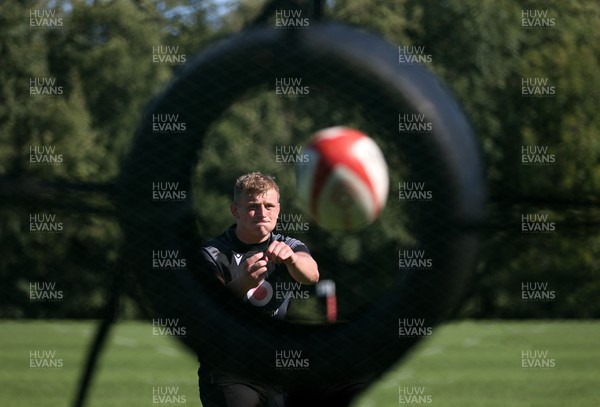 150823 - Wales Rugby Training in the week ahead of their final Rugby World Cup warm up game against South Africa - Jac Morgan during training