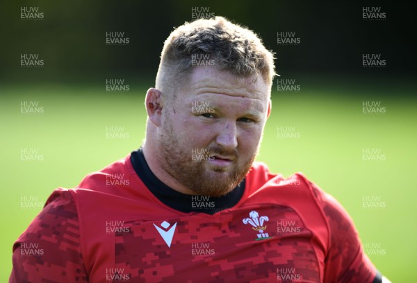 151020 - Wales Rugby Training - Samson Lee during training