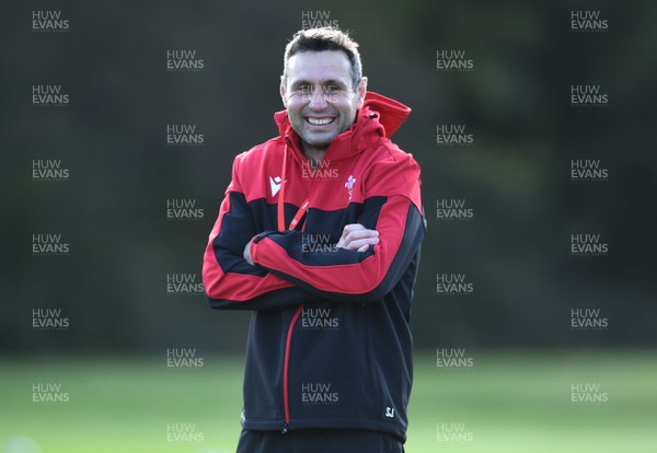 151020 - Wales Rugby Training - Stephen Jones during training