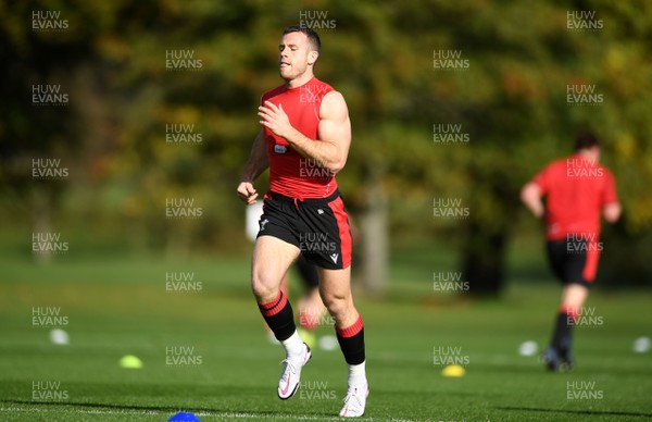 151020 - Wales Rugby Training - Gareth Davies during training