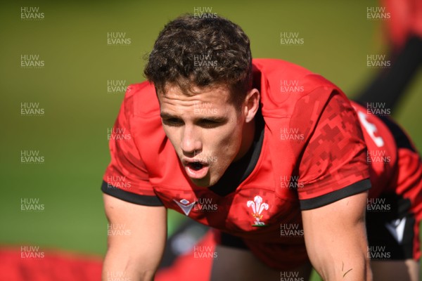 151020 - Wales Rugby Training - Keiran Hardy during training