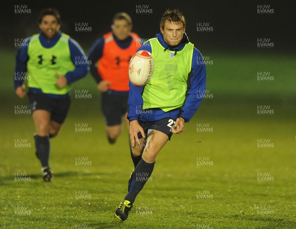 15.11.10 - Wales Rugby Training - Dan Biggar during training. 