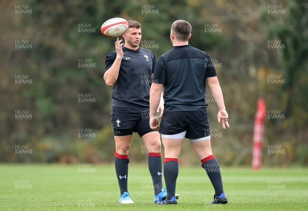 151118 - Wales Rugby Training - Elliot Dee and Wyn Jones during training