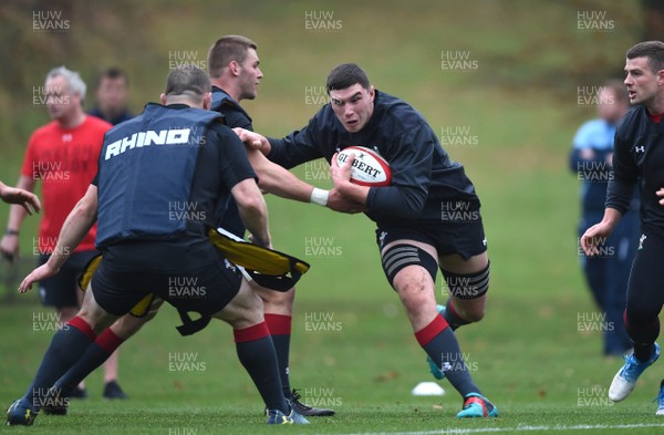 151118 - Wales Rugby Training - Seb Davies during training
