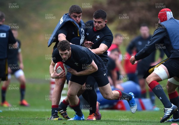 151118 - Wales Rugby Training - Jonah Holmes during training