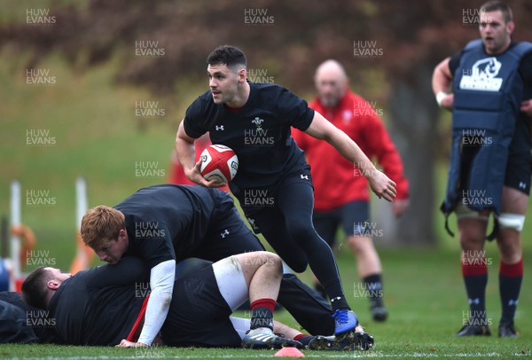 151118 - Wales Rugby Training - Tomos Williams during training