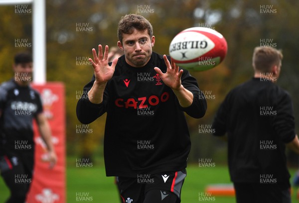 151122 - Wales Rugby Training - Leigh Halfpenny during training