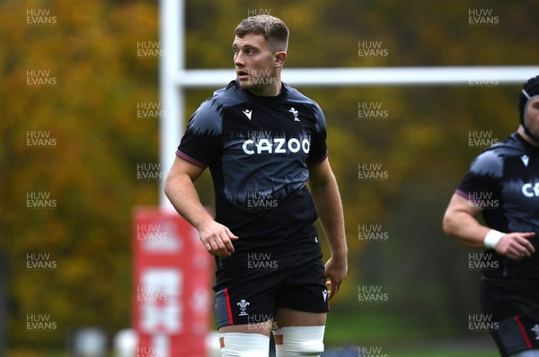 151122 - Wales Rugby Training - Ben Carter during training