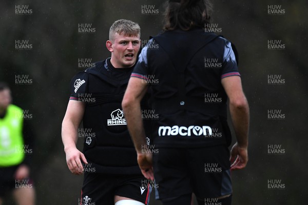 151122 - Wales Rugby Training - Jac Morgan during training