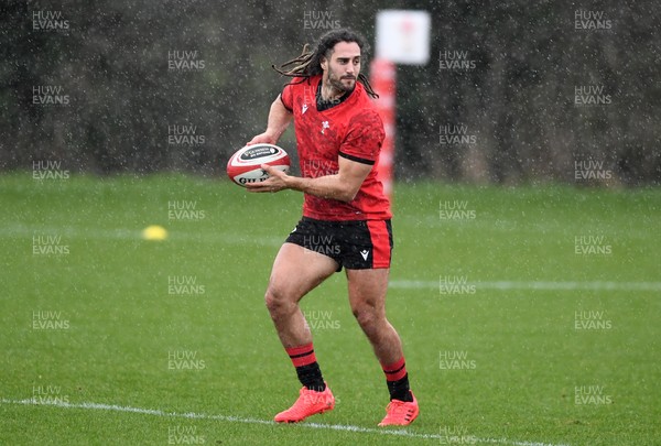 160221 - Wales Rugby Training - Josh Navidi during training