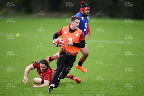160221 - Wales Rugby Training - Kieran Hardy during training