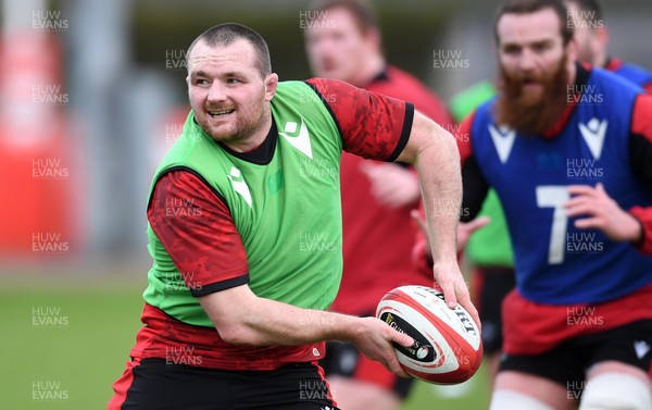 160221 - Wales Rugby Training - Ken Owens during training