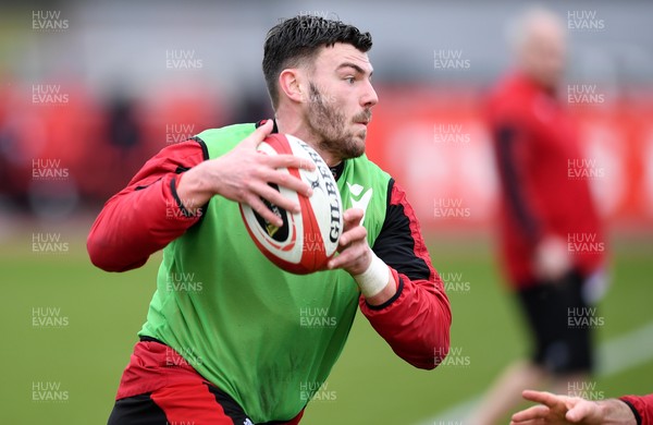 160221 - Wales Rugby Training - Johnny Williams during training