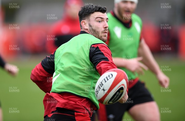 160221 - Wales Rugby Training - Johnny Williams during training