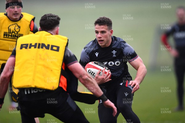 160223 - Wales Rugby Training - Kieran Hardy during training