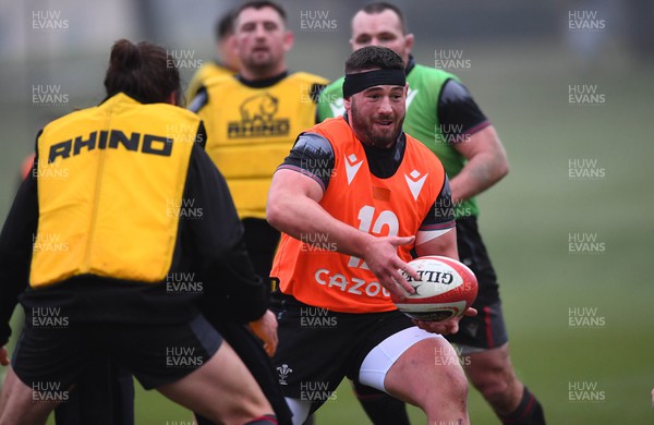 160223 - Wales Rugby Training - Gareth Thomas during training