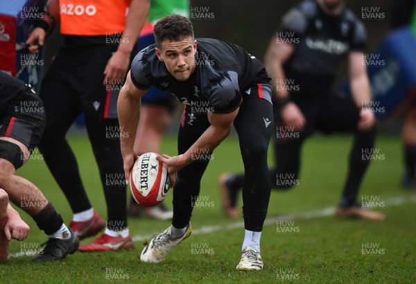 160223 - Wales Rugby Training - Kieran Hardy during training
