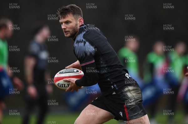 160223 - Wales Rugby Training - Dan Biggar during training
