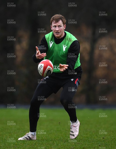 160223 - Wales Rugby Training - Rhys Patchell during training
