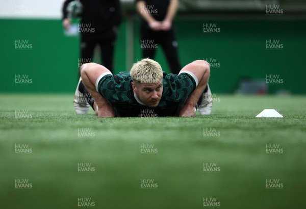 160224 - Wales Rugby Training at the National Centre of Excellence - Aaron Wainwright during training