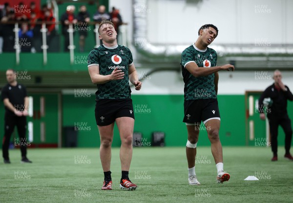 160224 - Wales Rugby Training at the National Centre of Excellence - Sam Costelow and Rio Dyer during training