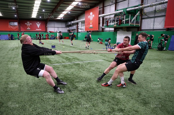 160224 - Wales Rugby Training at the National Centre of Excellence - Keiron Assiratti, Huw Bennett, Head of Physical Performance and Kieran Hardy during training