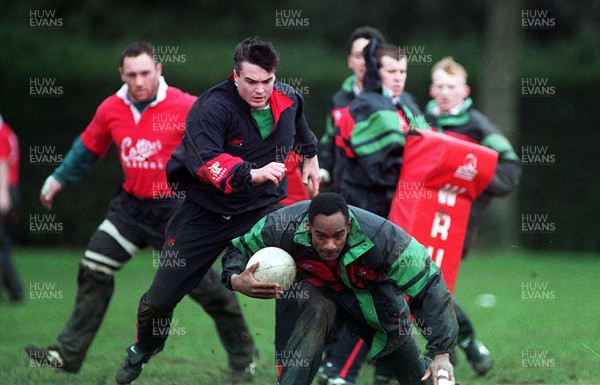 160295 - Wales Rugby Training - Nigel Walker supported by Tony Clement during training