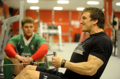 16.03.10 - Wales Rugby Training - Sam Warburton in action during training. 