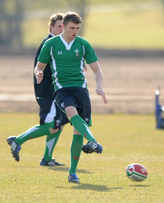 16.03.10 - Wales Rugby Training - Tom Prydie in action during training. 