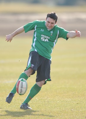 16.03.10 - Wales Rugby Training - Stephen Jones in action during training. 