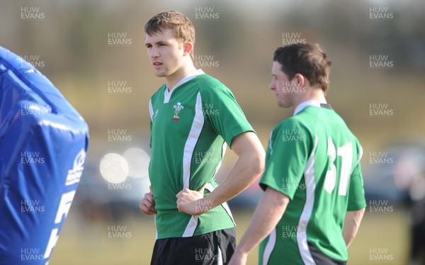 16.03.10 - Wales Rugby Training - Tom Prydie and Shane Williams(R) during training. 