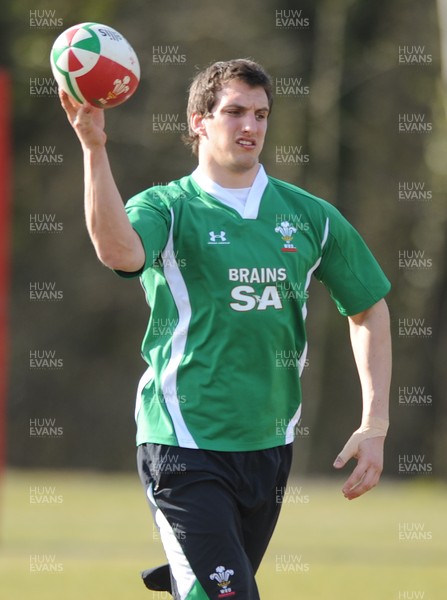 16.03.10 - Wales Rugby Training - Sam Warburton in action during training. 