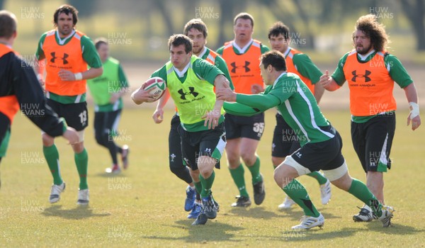 16.03.10 - Wales Rugby Training - Sam Warburton in action during training. 